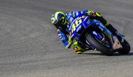 Pebalap Movistar Yamaha, Valentino Rossi, memacu keceparan saat sesi latihan MotoGP Aragon di Sirkuit Aragon, Spanyol, Sabtu (21/9/2018). Pada sesi latihan ini, pria Italia itu hanya menduduki posisi kesembilan. (AFP/Jose Jordan)