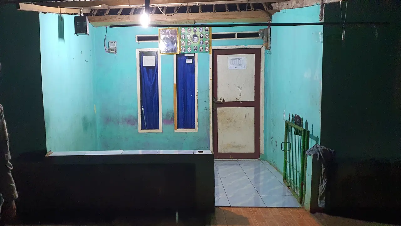 Lokasi kontrakan Wati di Kampung Baru RT2/10, Desa Ragajaya, Kecamatan Bojonggede, Kabupaten Bogor, tampak kosong. (Liputan6.com/Dicky Agung Prihanto)