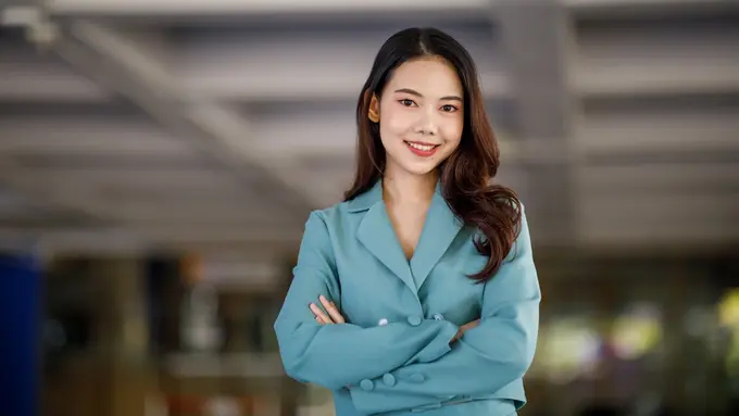 manis cantik tersenyum bekerja karir mandiri