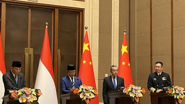 Menteri Luar Negeri China Wang Yi dan Menteri Pertahanan China Dong Jun melakukan dialog bersama Menteri Luar Negeri RI Sugiono dan Menteri Pertahanan RI Sjafrie Sjamsoeddin.