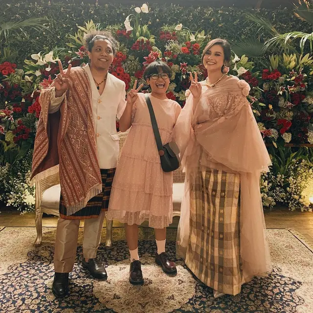 Potret Seleb Hadiri Pernikahan Arie Kriting dan Indah Permatasari. (Sumber: Instagram/arie_kriting/tagged)