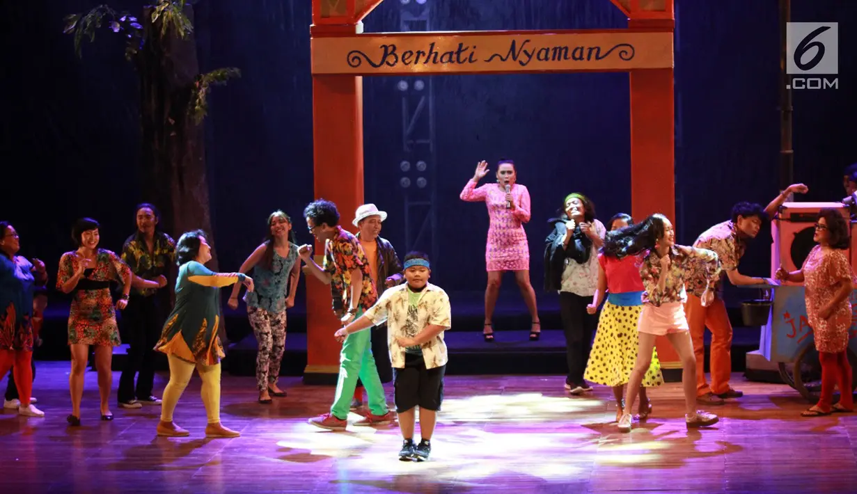 Suasana pementasan Indonesia Kita di Graha Bakti Budaya, Taman Ismail Marzuki, Jakarta, Jumat (20/4). Princess Pantura merupakan pementasan kedua dengan tema Budaya Pop: Dari Lampau ke Zaman Now. (Liputan6.com/HO/Kayan Production/Anggoro Tri Wicaksono)