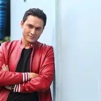 Indra mengatakan, hubungan asmara atau hanya sekedar bersahabat antara Atalarik Syah dengan Vonny Cornelia turut didukungnya. (Nurwahyunan/Bintang.com)