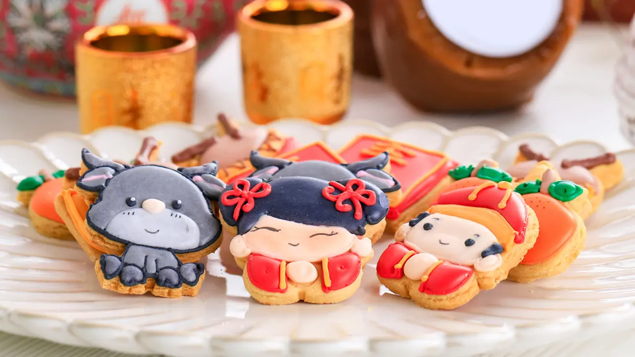 icing cookies
