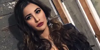 Nargis Fakhri merupakan seorang model dan aktris asal Amerika yang kerap bermain dalam film-film Bollywood. Selain wajah yang cantik, ia mempunyai bibir yang tebal dan seksi. (Foto: instagram.com/nargisfakhri)