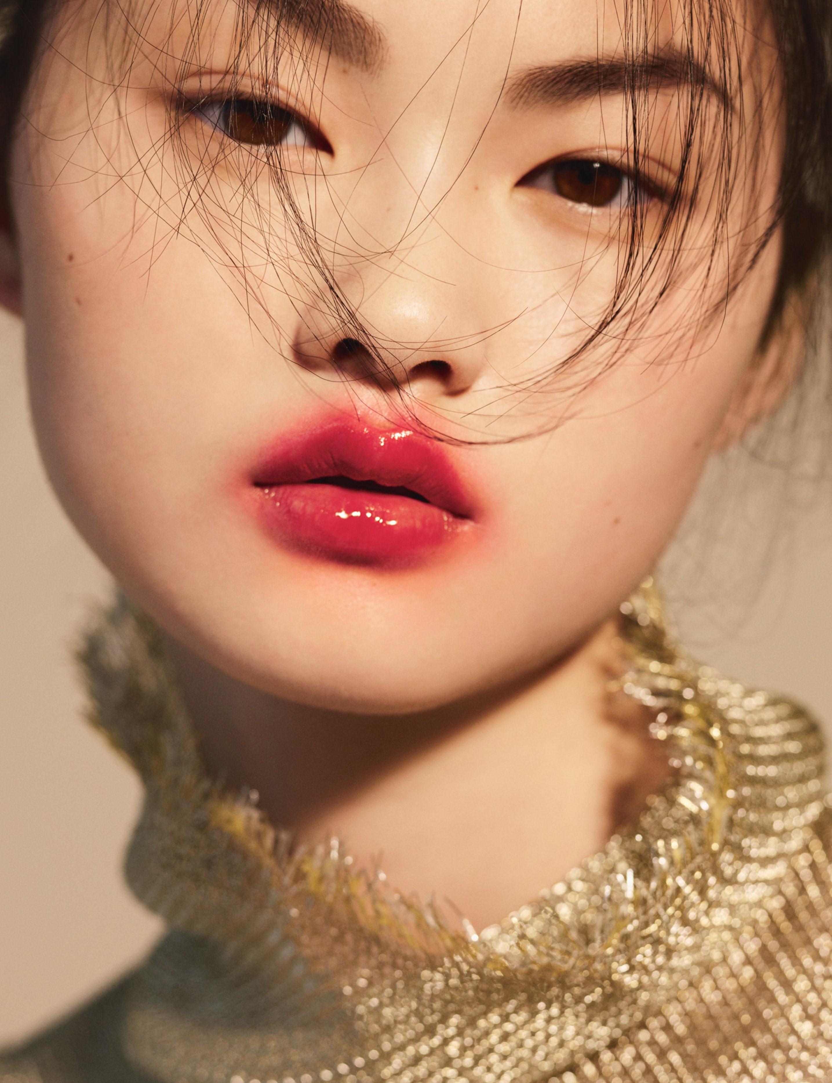Blurred Lips Tren Bibir Basah Dengan Warna Natural Untuk Makeup