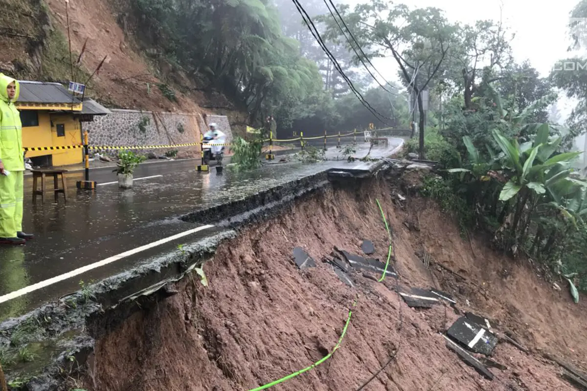 Longsor Puncak, Dua Orang Tewas, Empat Masih Belum Ditemukan