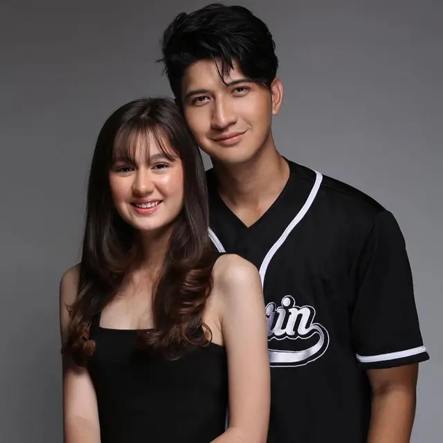 6 Gaya Pemotretan Aditya Zoni dan Zoe Abbas Jackson, Rayakan Monthversarry