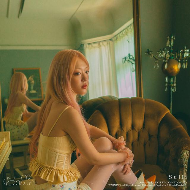 Sulli (Twitter/ SMTOWNGLOBAL)