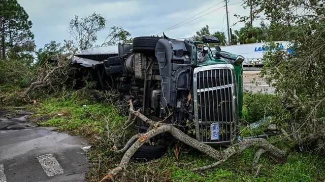 Renggut 10 Jiwa, Badai Milton Porak Porandakan Wilayah Florida Amerika Serikat