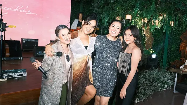 Dapat Kejutan dari Kekasih, Ini 7 Momen Pesta Ulang Tahun Nindy Ayunda Ke-33