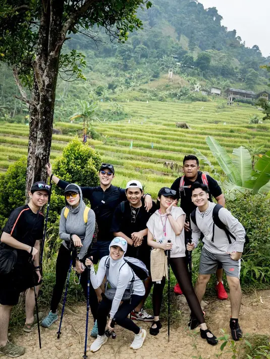 Rasa capek langsung terbayar dengan indahnya pemandangan alam yang indah dan udara segar. Tampak keseruan begitu terlihat dari beberapa video singkat yang dibagikan. [Instagram/ollaramlan]