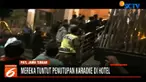 Ratusan pemandu karaoke menuntut Pemkab Pati untuk menutup juga fasilitas karaoke di hotel milik Wakil Bupati pati.