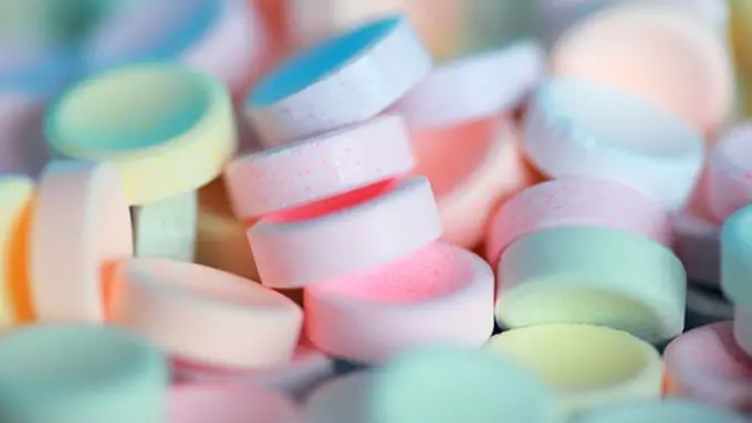 Multivitamin/copyright Unsplash.com/Sharon McCutcheon