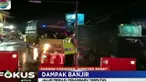 Derasnya arus banjir meruntuhkan jembatan di Jalur Trans Sumatera yang menghubungkan Padang dengan Pekanbaru Riau.