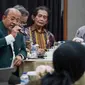 Ketua Umum PB IDI Moh. Adib Khumaidi bertemu Menteri Kesehatan RI Budi Gunadi Sadikin saat melakukan Public Hearing terkait penyusunan RUU Kesehatan di Gedung Kemenkes RI Jakarta pada Jumat, 17 Maret 2023. (Dok Kementerian Kesehatan RI)