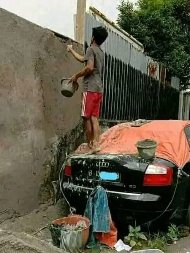 Tukang Bangunan Mempersulit Diri