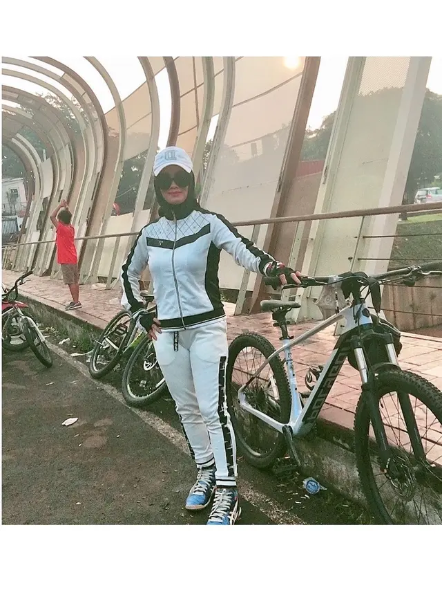 6 Potret Terbaru Ibunda Julia Perez, Alami Perdarahan Otak karena Ditabrak Motor