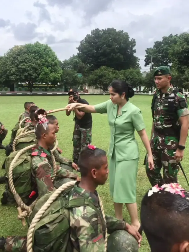 10 Potret Annisa Pohan saat Jadi Ibu Persit, Setia Dampingi AHY