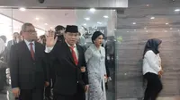 Menkominfo Budi Arie Setiadi tiba dikantor barunya usai dilantik Presiden Jokowi di Istana Kepresidenan, Jakarta. (Liputan6.com/Winda Nelfira)