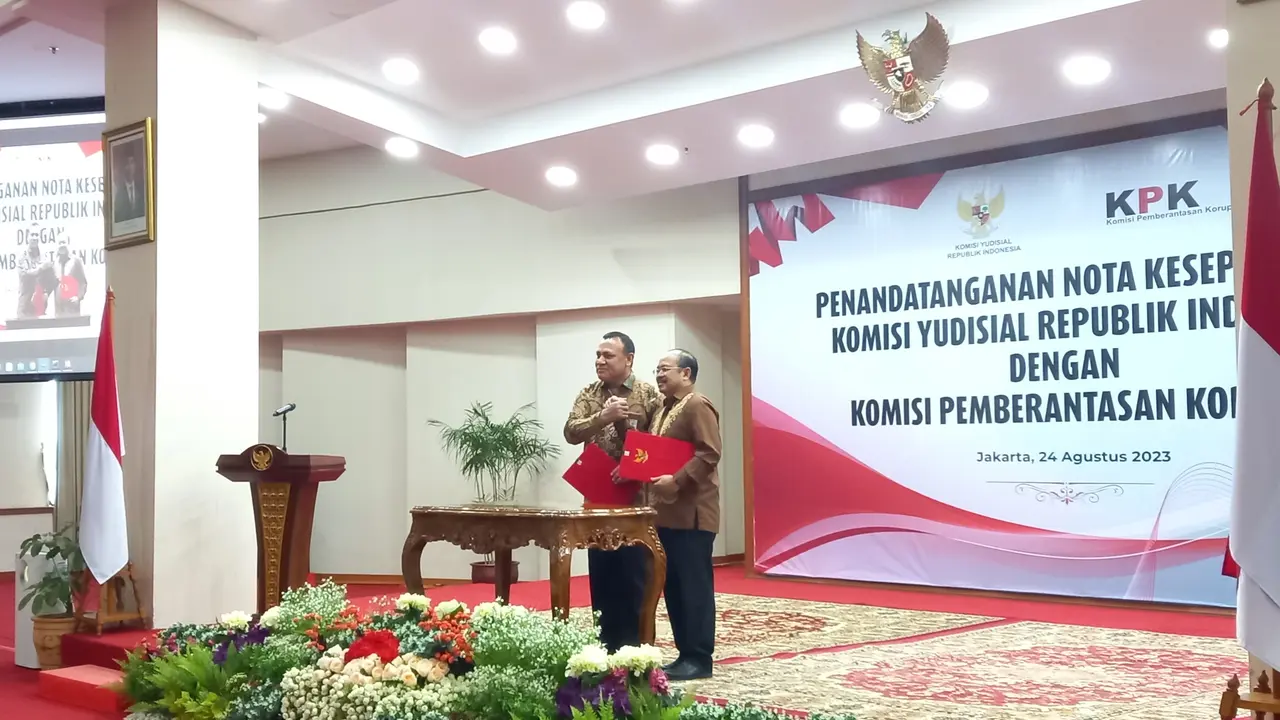 Komisi Yudisial (KY) bersama Komisi Pemberantasan Korupsi (KPK) sepakat memperbarui nota kesepahaman mengenai pemberantasan Tindak Pidana Korupsi di lingkungan hakim.