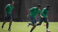 Gelandang Timnas Indonesia, Hanif Sjahbandi, berlari saat latihan di Padang Kelab Aman, Kuala Lumpur, Rabu (16/8/2017). Indonesia akan menghadapi Filipina pada laga kedua Grup B SEA Games 2017. (Bola.com/Vitalis Yogi Trisna)