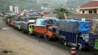 Kementerian Perhubungan melarang truk pengangkut barang beroperasi hingga kawasan yang biasa menjadi tujuan libur tahun baru mulai padat.