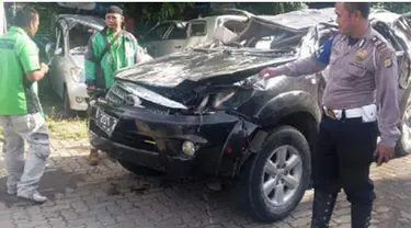 Polisi membantah Toyota Fortuner yang menabrak suami istri pengendara sepeda motor adalah milik pejabat. Mobil SUV berpelat nomor B 201 RFD tersebut ditegaskan milik warga sipil yang sengaja memesan nomor kendaraan cantik.