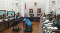 Wapres Ma'ruf Amin memimpin rapat soal reformasi birokrasi. (Intan Umbari/Merdeka.com)