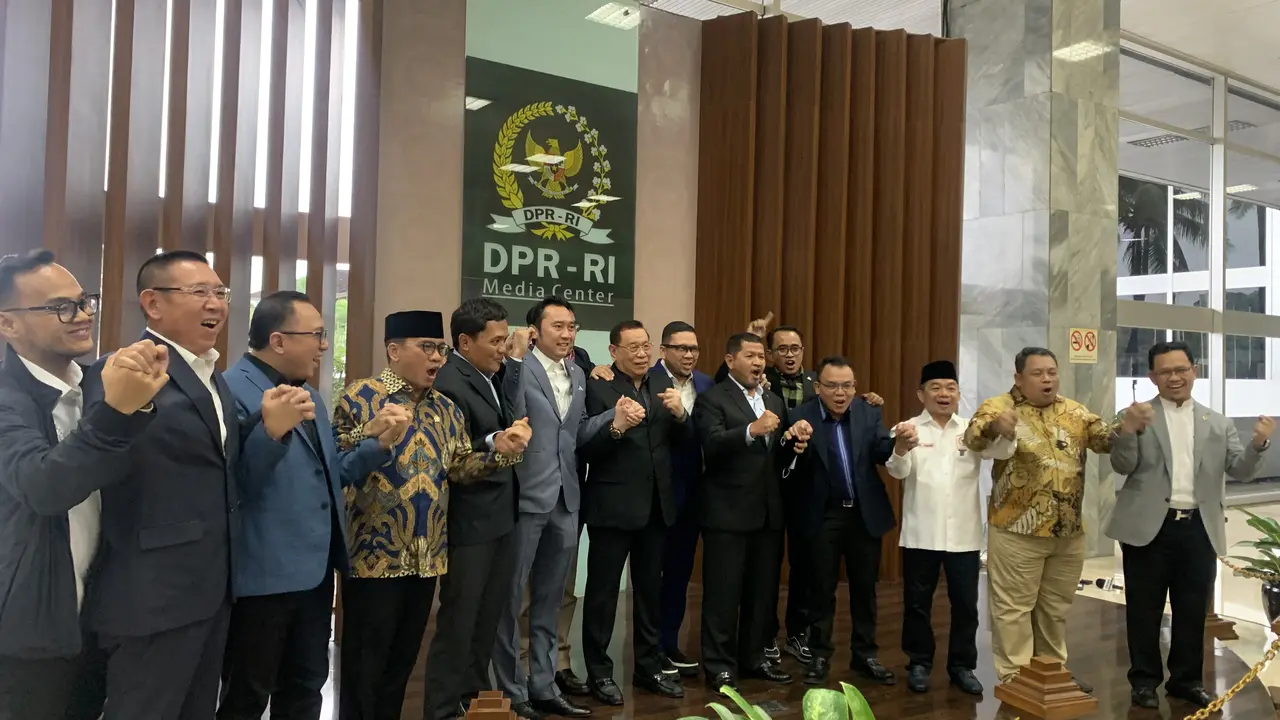 8 Fraksi DPR menggelar konferensi pers terkait sikap penolakan sistem pemilu proporsional tertutup di Kompleks Parlemen Senayan, Selasa (30/5/2023).