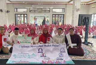 Serah Terima Donasi untuk Anak Yatim, Dhuafa, dan Pemeliharaan Masjid./copyright istimewa