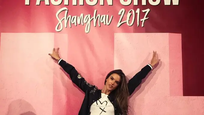 [Bintang] Alessandra Ambrosio