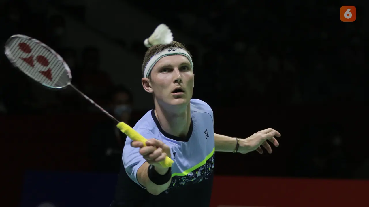Foto: Anthony Ginting Gagal ke Final Daihatsu Indonesia Masters 2022 usai Ditaklukkan Permainan Nyaris Sempurna Viktor Axelsen