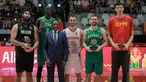 Dari kiri ke kanan: Thoi Smith Milner, Thon Maker, Wael Arakji, Mitch McCarron, dan Zhou Qi terpilih sebagai FIBA Asia Cup 2022 All-Star Five di Istora Senayan, Jakarta, Minggu (24/07/2022). (Bola.com/Bagaskara Lazuardi)