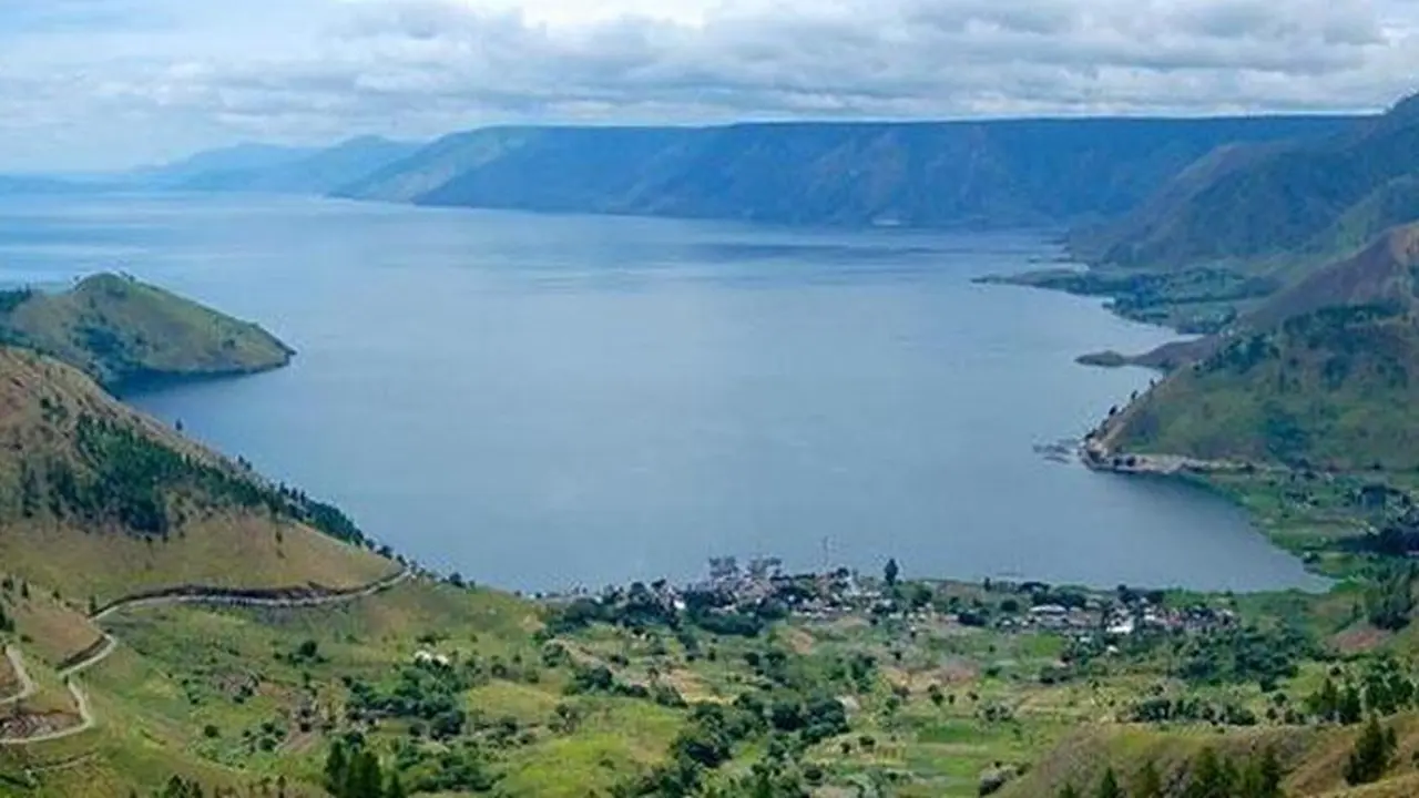 Acara Puncak, Vinculos Terpukau Keindahan dan Besarnya Danau Toba