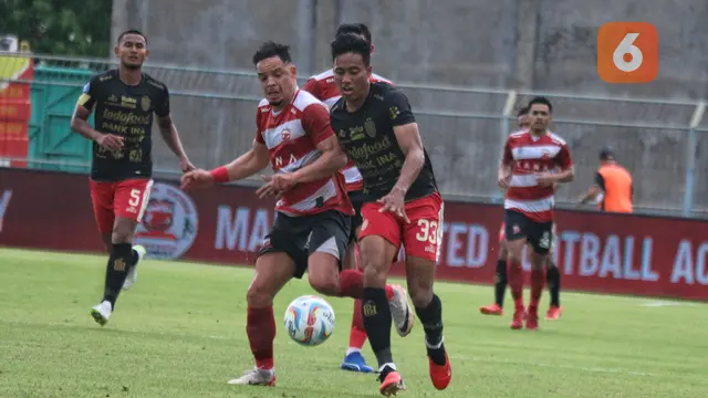 FOTO Madura United Vs Bali United