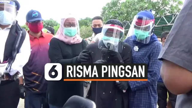 VIDEO: Wali Kota Risma Pingsan di Tengah Prosesi Pemakaman Anak Buahnya