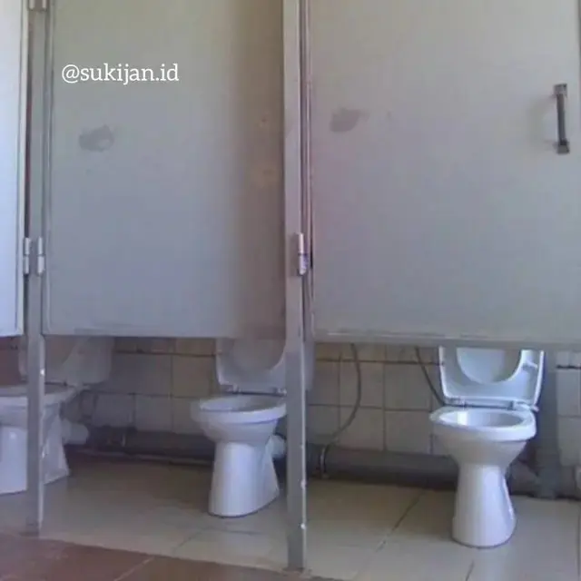 6 Potret Pintu Kamar Mandi Tidak Tertutup Sempurna Ini Bikin Tepuk Jidat