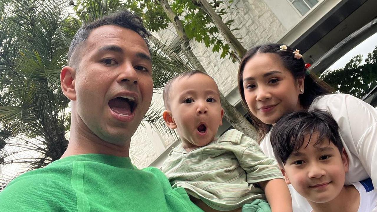 Raffi Ahmad dan Nagita Slavina bersama anak (Instagram/raffinagita1717)