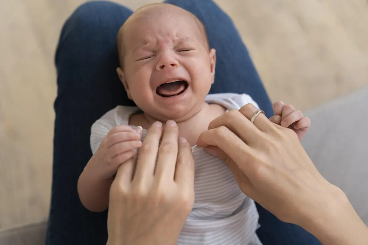 Cara Mengatasi Gumoh Pada Bayi
