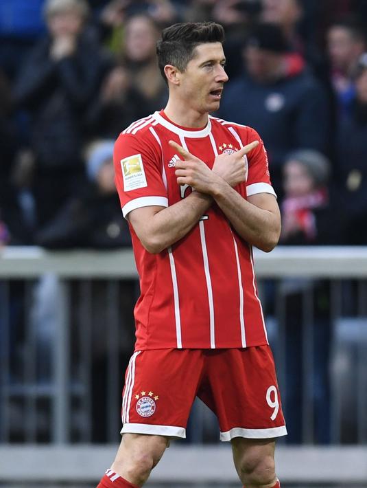 5. Lewandowski - Gaya permainan yang begitu berkelas, Kualitas Lewi memang tak perlu dipertanyakan lagi. Berbagai gelar sudah ia rengkuh bersama klub papan atas macam Bayern Munchen. (AFP/Christof Stache)