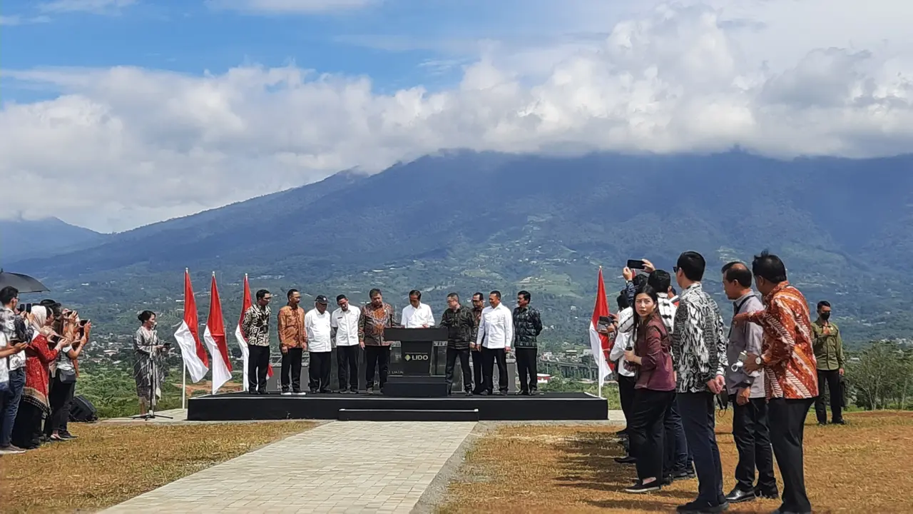 Presiden Joko Widodo atau Jokowi meresmikan Kawasan Ekonomi Khusus (KEK) Lido di Kabupaten Bogor Jawa Barat, Jumat (31/3/2023).