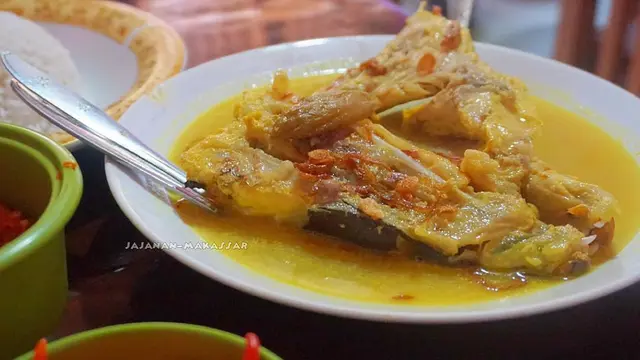 Salah Satu Menu di Warung Pallumara Mappanyukki, Kepala Ikan Kakap Merah.