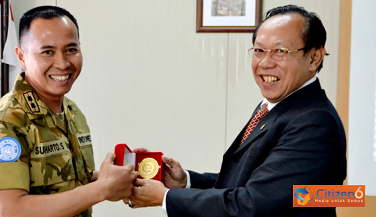 Citizen6, Lebanon: Sebelum mengakhiri kunjungannya di Indobatt, rombongan Delegasi GKSB DPR RI,  berkesempatan meninjau pos Panorama Point. (Pengirim: Badarudin Bakri)