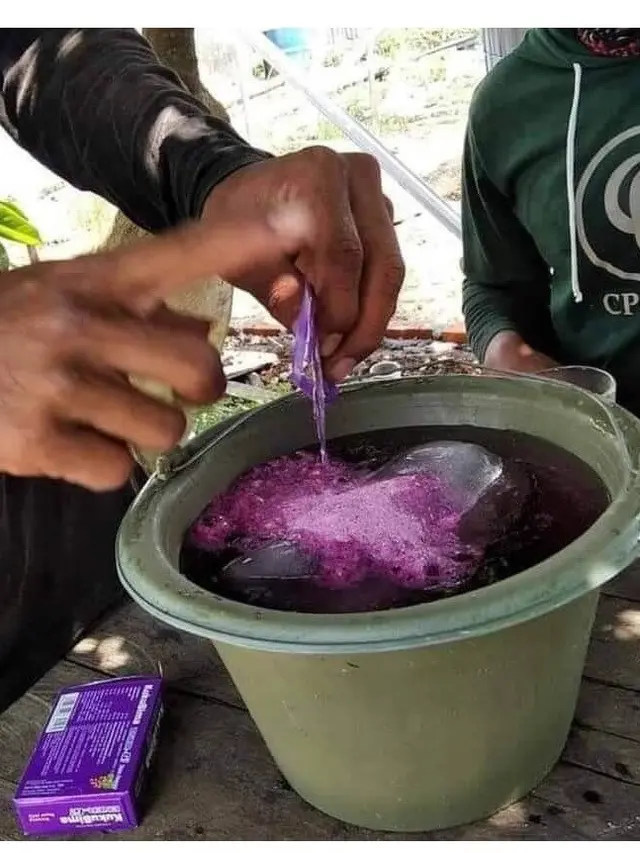 6 Cemilan Kuli Bangunan saat Bekerja Ini Bikin Tepuk Jidat