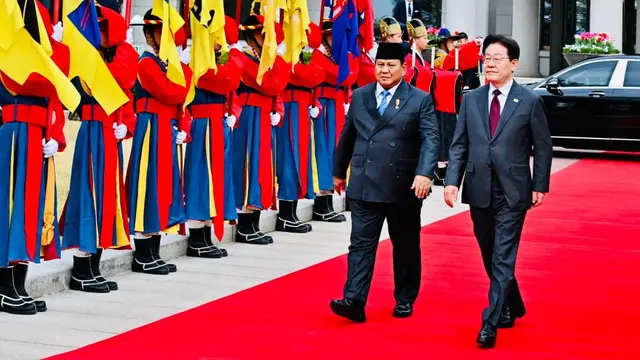 Presiden Prabowo Subianto saat melakukan pertemuan bilateral dengan Presiden Republik Korea Lee Jae Myung di Istana Kepresidenan Republik Korea, Cheong Wa Dae (Blue House), Seoul.