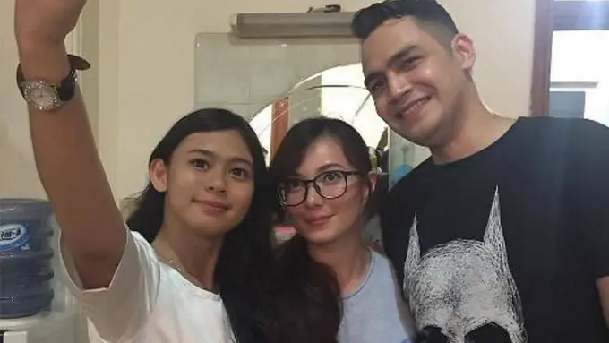 [Bintang] Asmirandah dan Jonas Rivanno