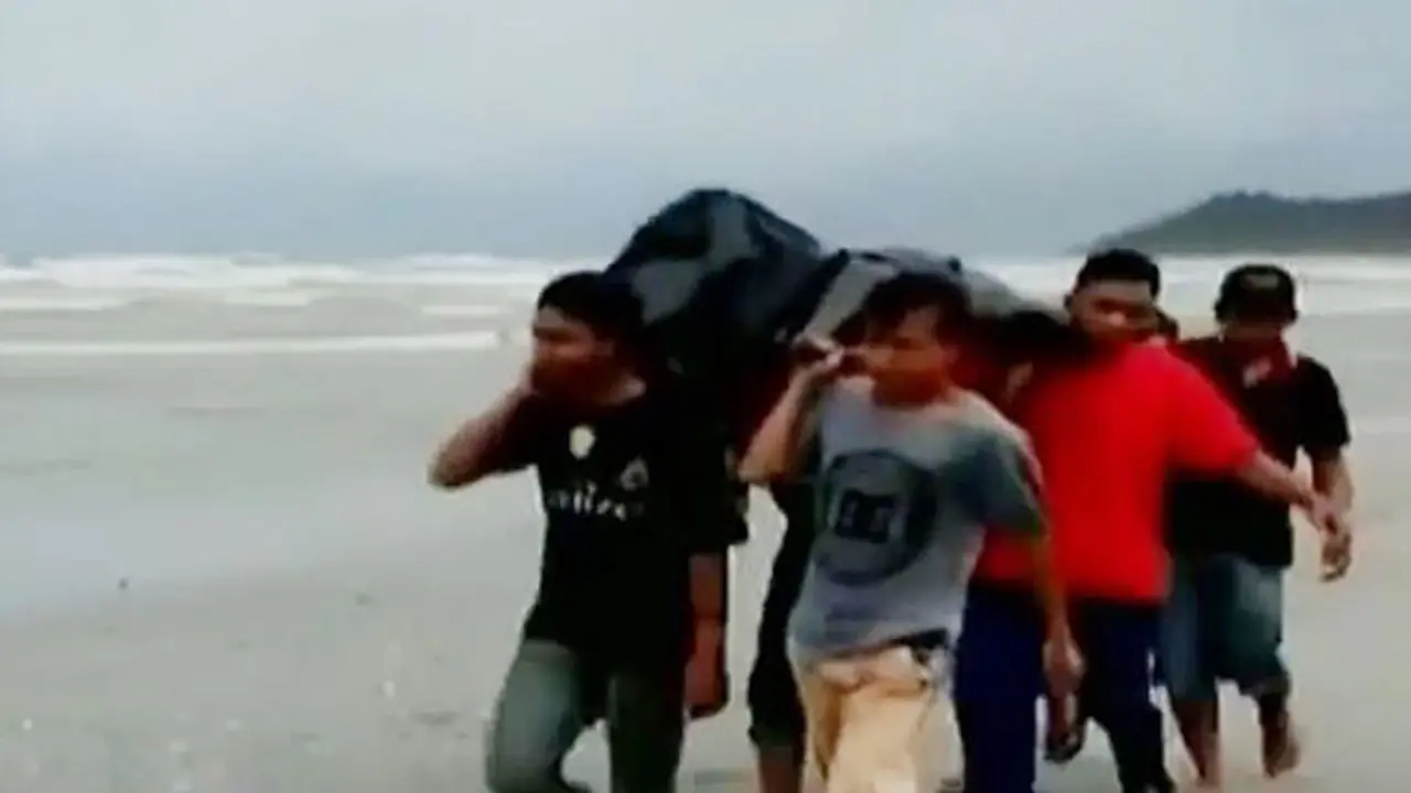 Kapal TKI Tenggelam