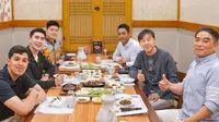 Verrell Bramasta Pamer Potret Makan Malam Bareng Shin Tae-Yong, Hangat Penuh Cerita
