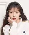 Si cantik IU ternyata jatuh cinta dengan slime. Melalui akun Instagram pribadinya, artis kelahiran 16 Mei 1993 ini kerap membagikan video saat ia bermain slime. (Foto: Soompi.com)
